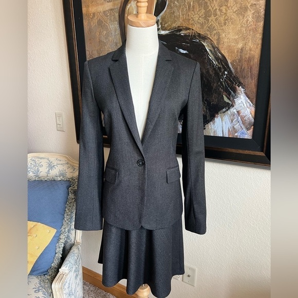 Jackets & Blazers - NWOT Theory Wool Blazer Charoal Size 8